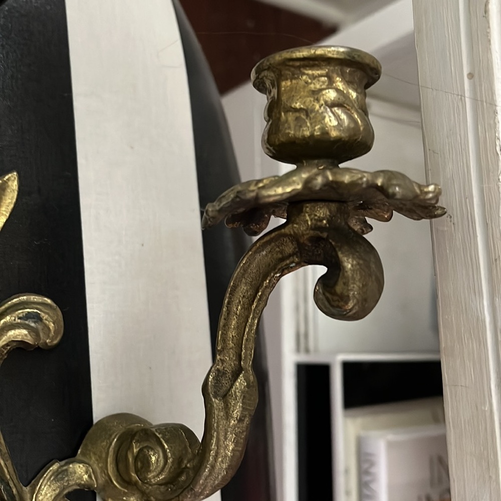 •VINTAGE MIDCENTURY BRASS FRENCH SCONCE MAXIMALIST ORNATE• - Picture 9 of 13